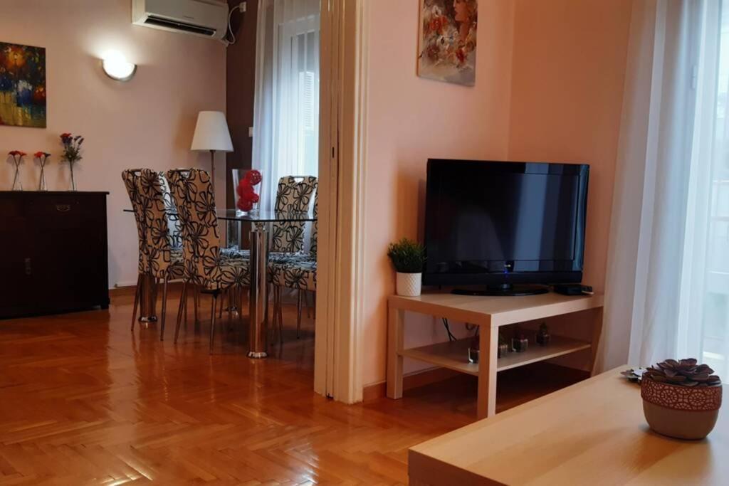 Georgia'S Cozy Apartment In Koukaki 아테네 외부 사진