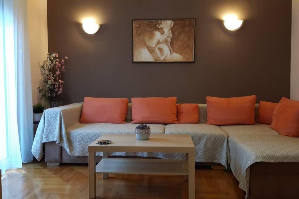 Georgia'S Cozy Apartment In Koukaki 아테네 외부 사진